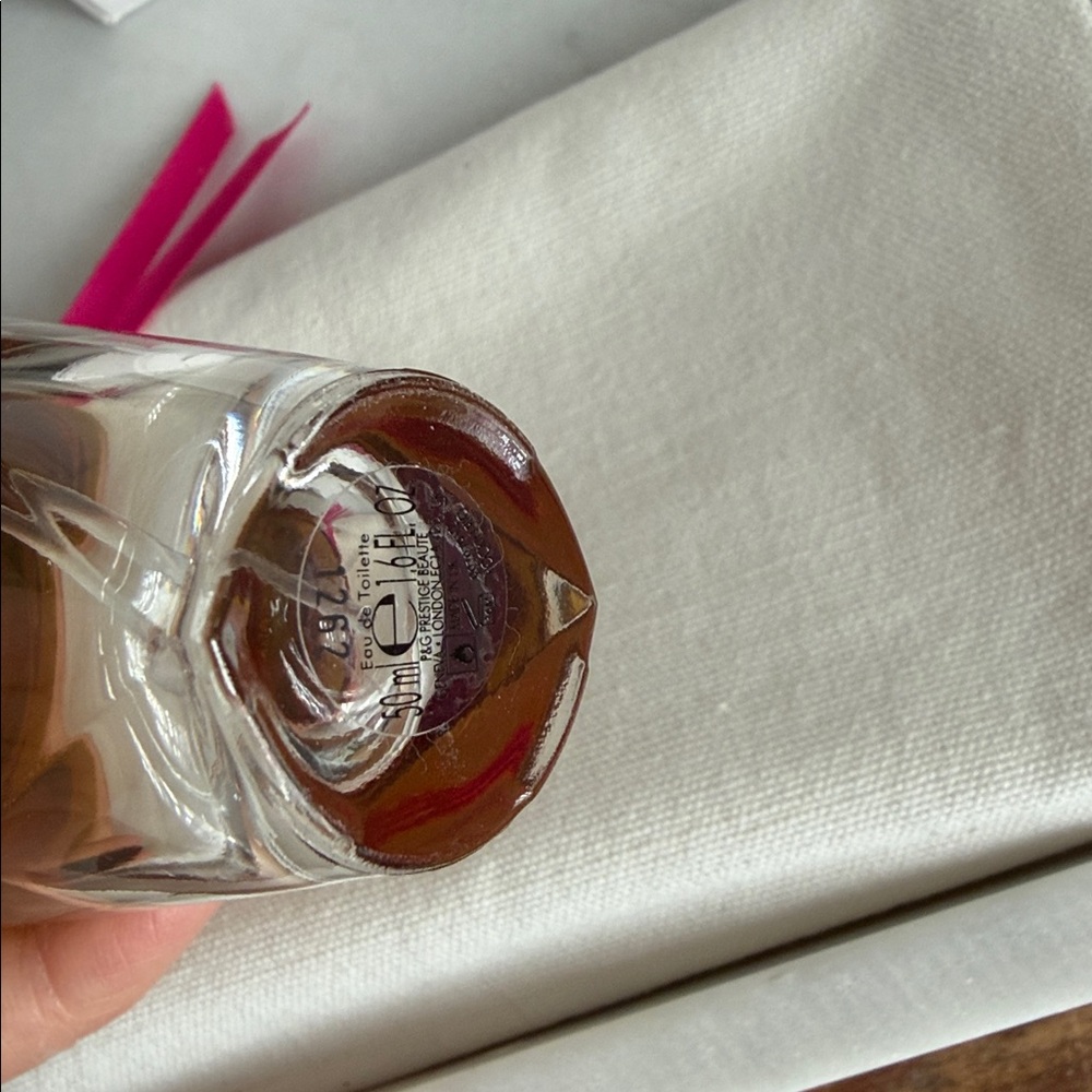 Escada Rockin Rio Perfume - Picture 7 of 7